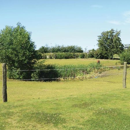 1 Bedroom Cozy Apartment In Boergerende エクステリア 写真